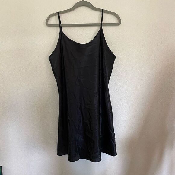 Valerie Stevens Black Satin Slip - Picture 1 of 4